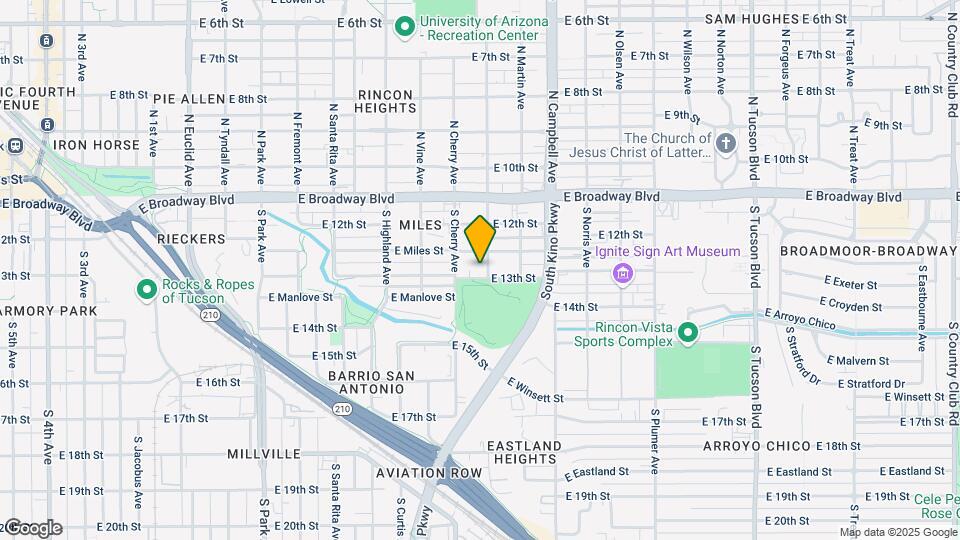 1649 E 13th St Mapa y Detalles de la Ubicación