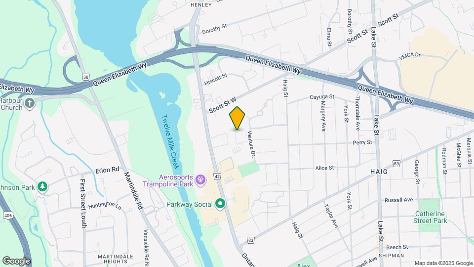 11 Manhattan Ct. Map and Location Details