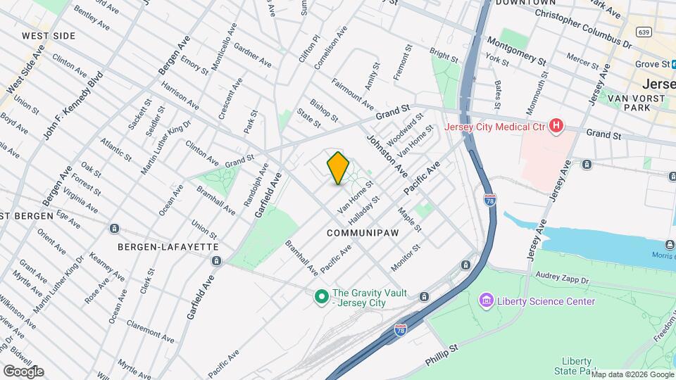 215 Woodward St, Unit 8 Mapa y Detalles de la Ubicación