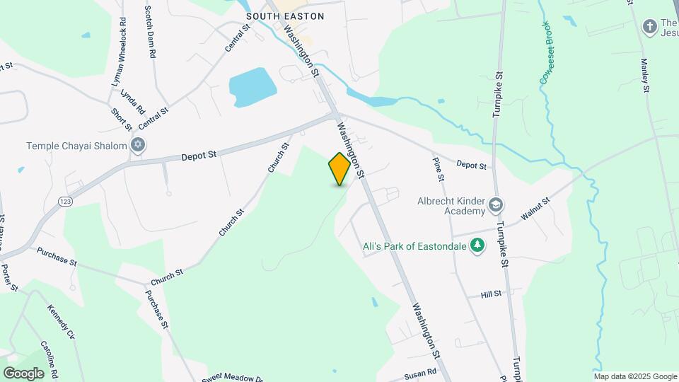 Easton Crossing Condominium Apartments and Nearby Boston Apartments For