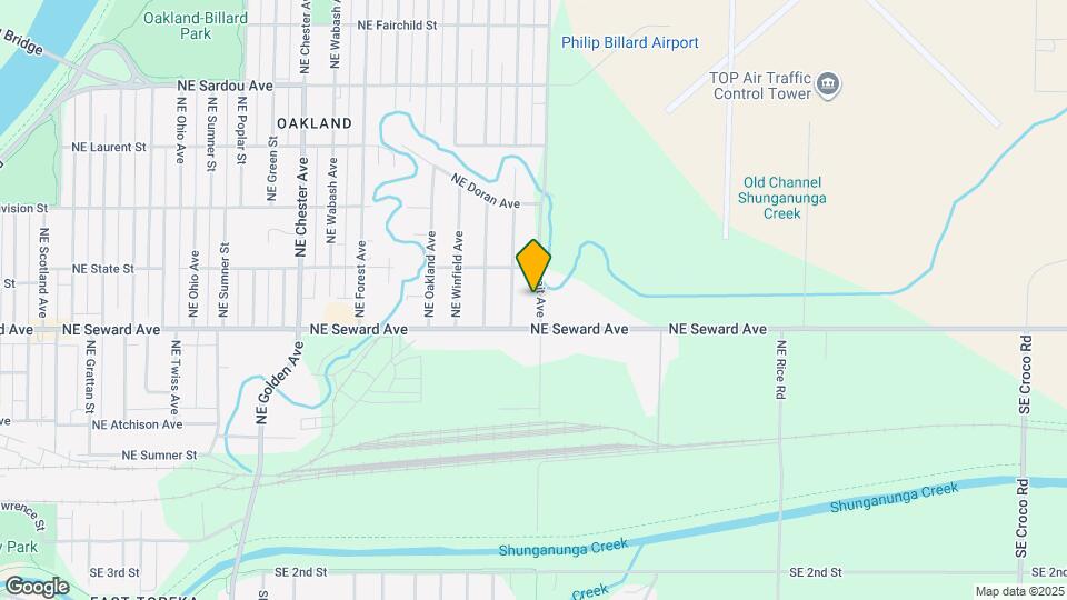 421 NE Strait Ave Map and Location Details