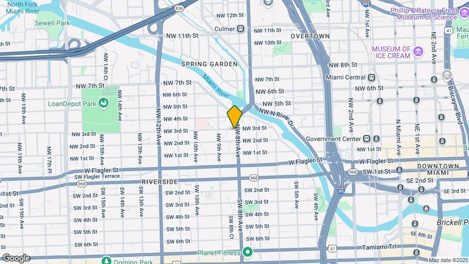 240 NW 8th Ave Mapa y Detalles de la Ubicación