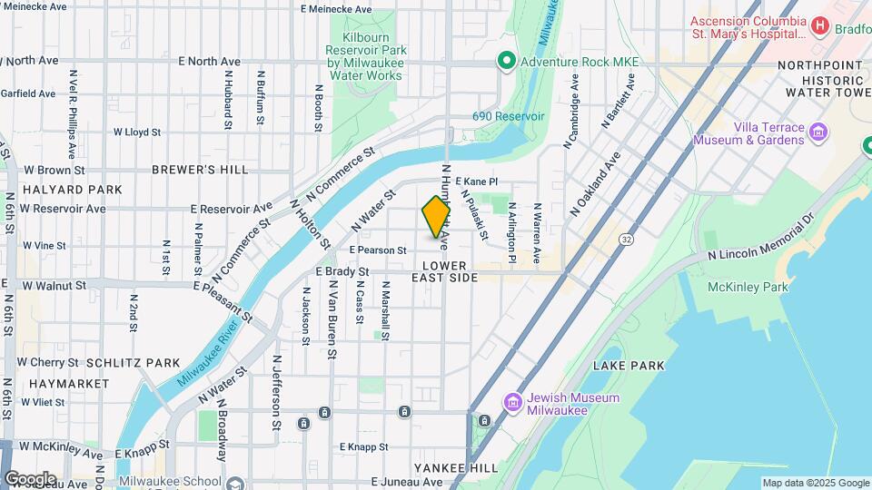 1028 E Pearson St, Unit 1030 Map and Location Details