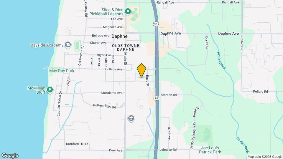 905 Van Ave Mapa y Detalles de la Ubicación