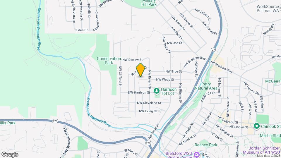 462 NW Webb St Map and Location Details