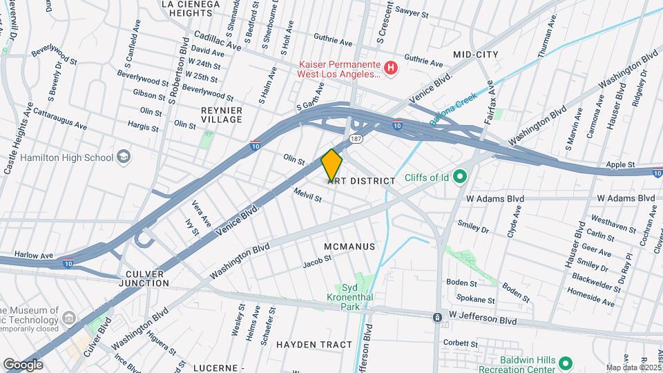 La Cienega Apartments Mapa y Detalles de la Ubicación