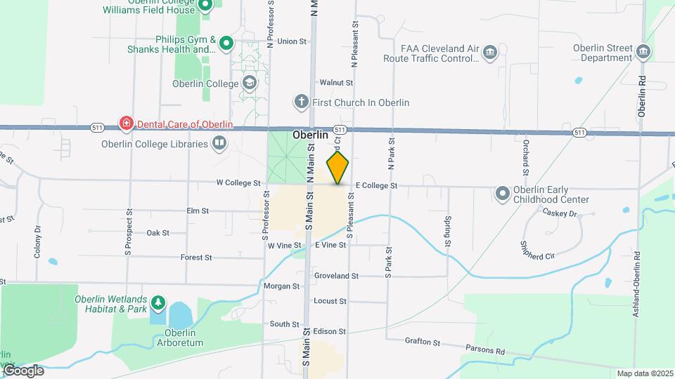 55 E College St Map and Location Details