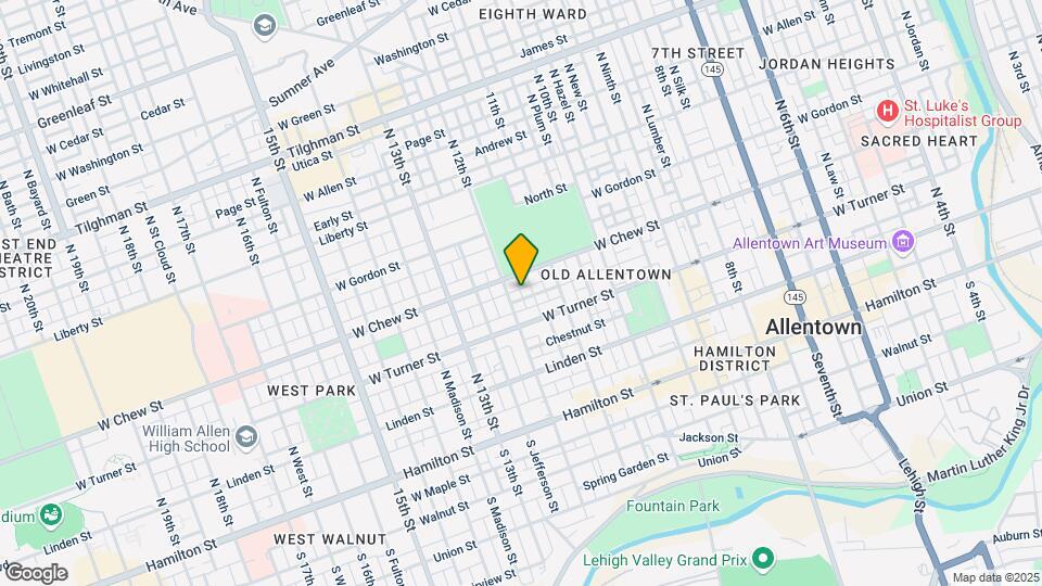 1135 Oak St Map and Location Details