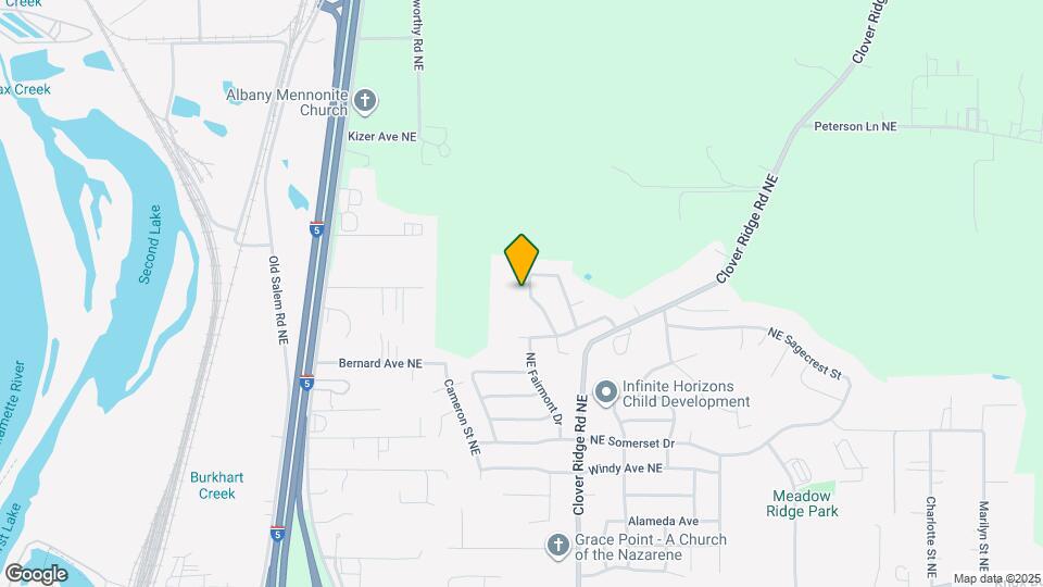 918 NE Oakmont Loop Mapa y Detalles de la Ubicación