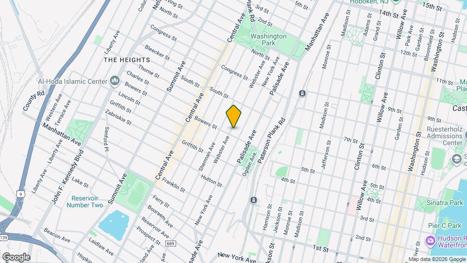 230 Webster Ave Map and Location Details