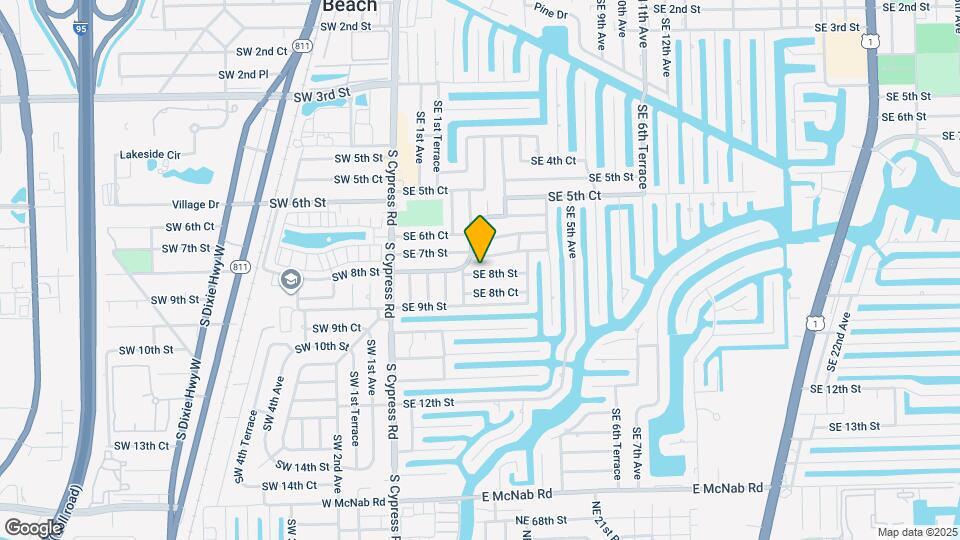 261 SE 8th St Map and Location Details