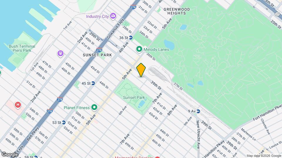 563 40th St Map and Location Details