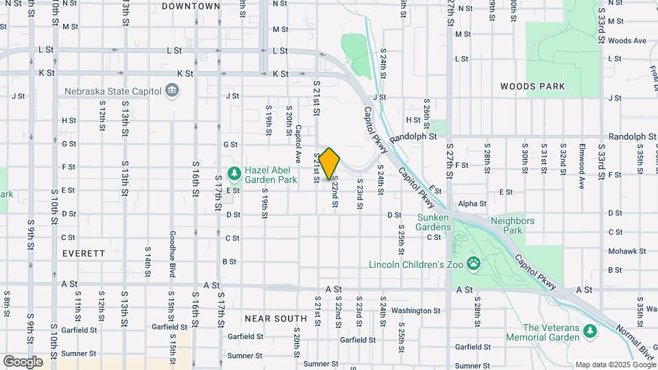 2124 E St Mapa y Detalles de la Ubicación