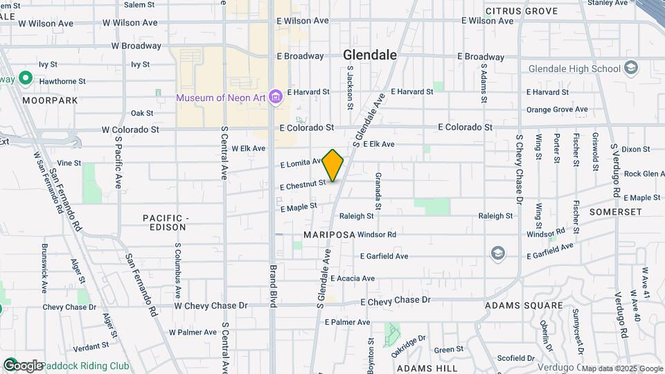 328 E Chestnut St Mapa y Detalles de la Ubicación