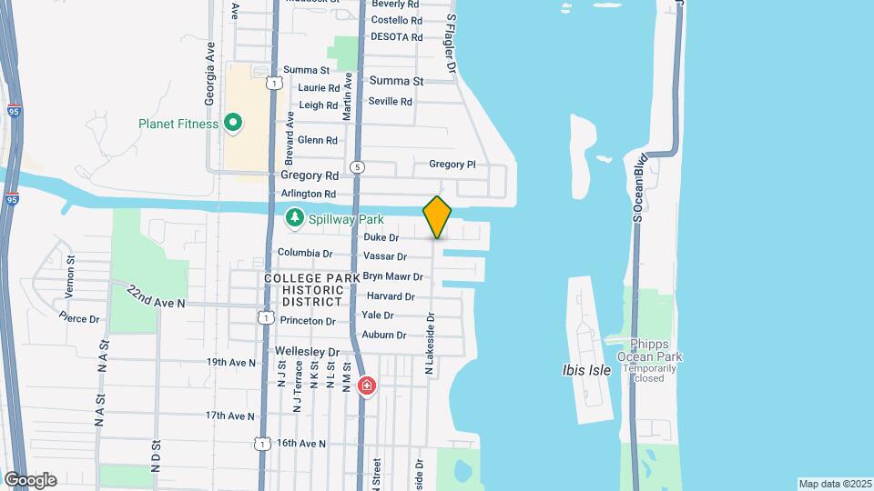 2412 N Lakeside Dr Map and Location Details