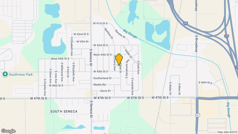 4557 S Oak Ave Map and Location Details