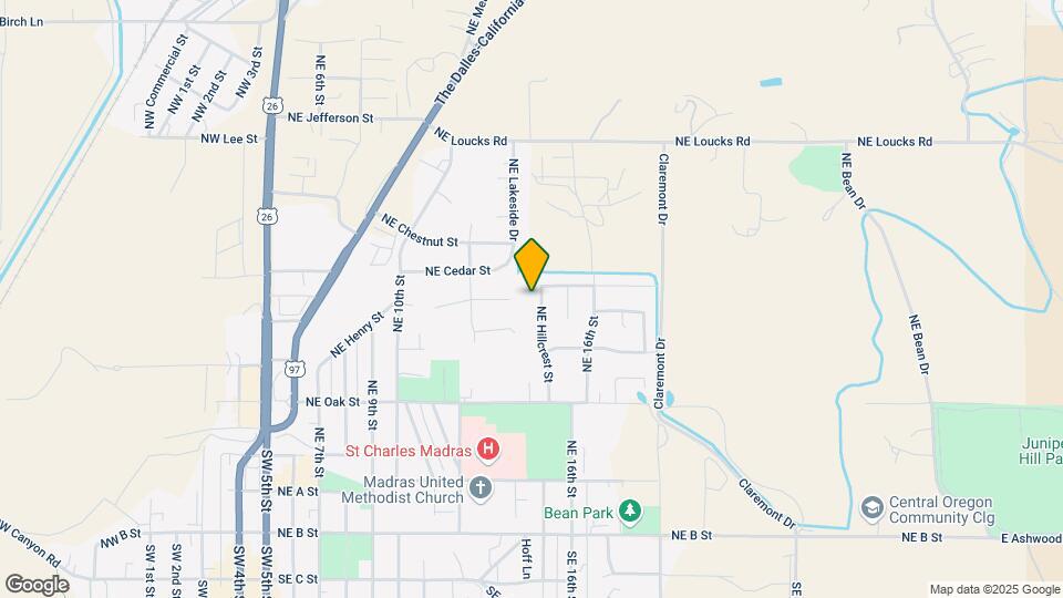 450 NE Hillcrest St Map and Location Details