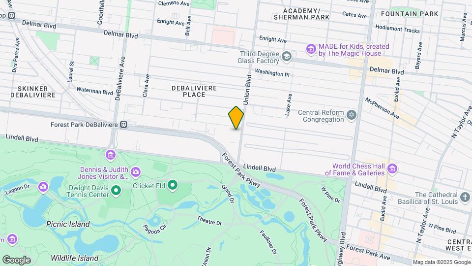 275 Union Blvd, Unit 4-4204.990637 Map and Location Details