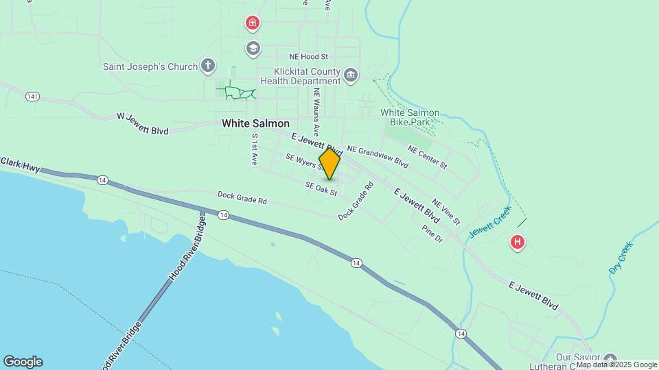 472 SE Oak St Map and Location Details