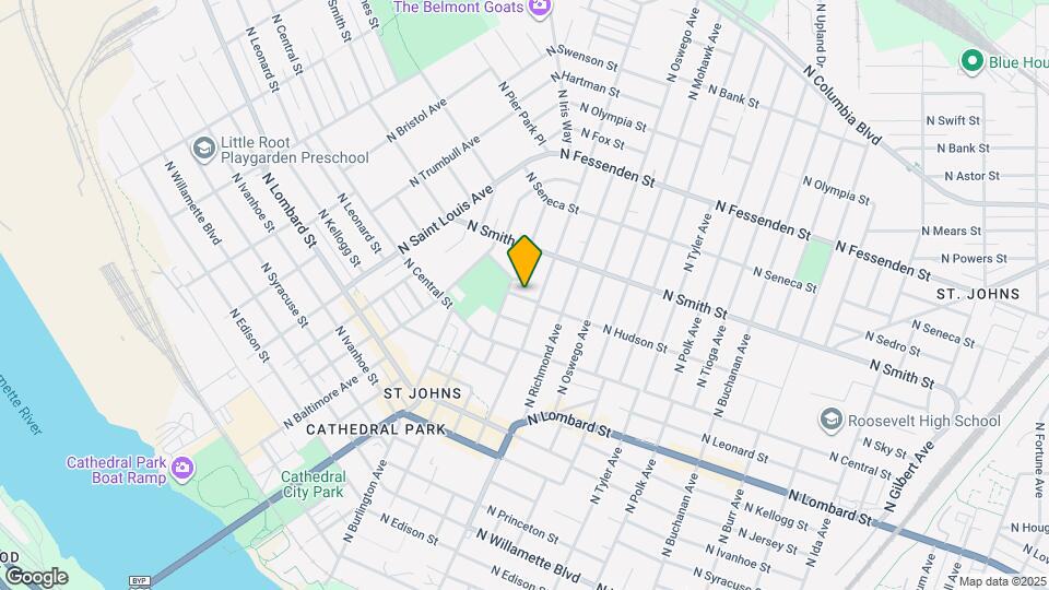 8327 N Hudson St Map and Location Details