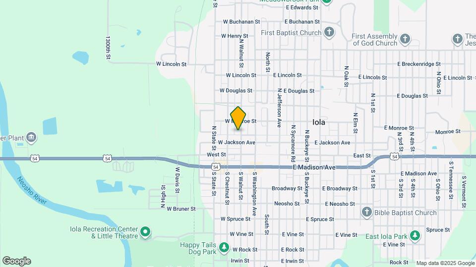 204 N Walnut St Map and Location Details