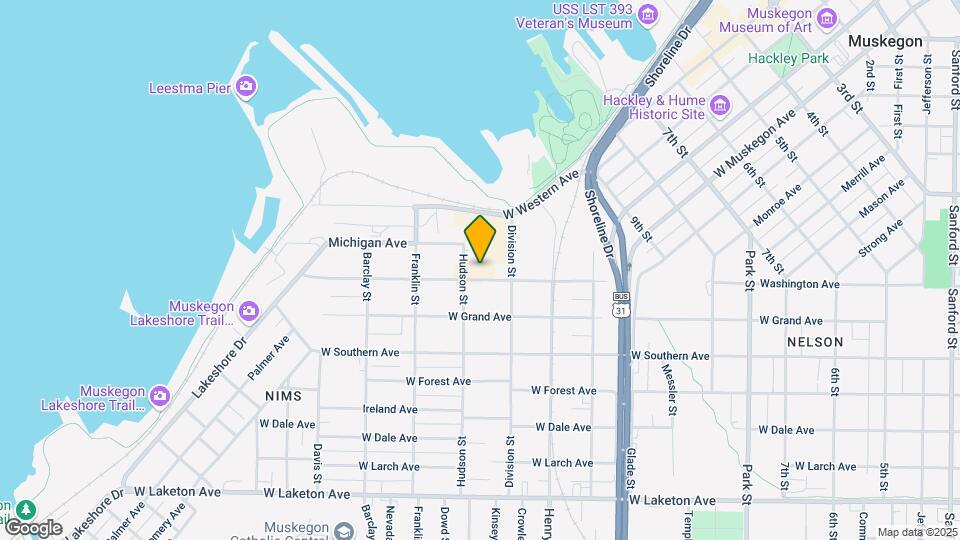 930 Washington Ave Map and Location Details