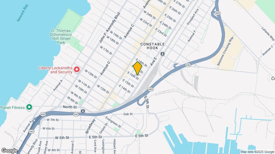 41 E 16th St Map and Location Details