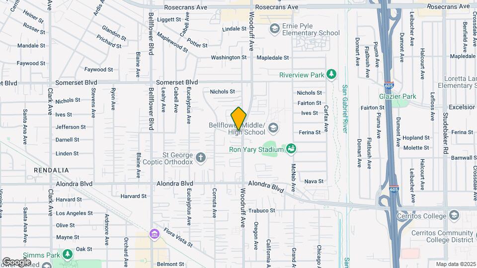 15505 Woodruff Ave Mapa y Detalles de la Ubicación