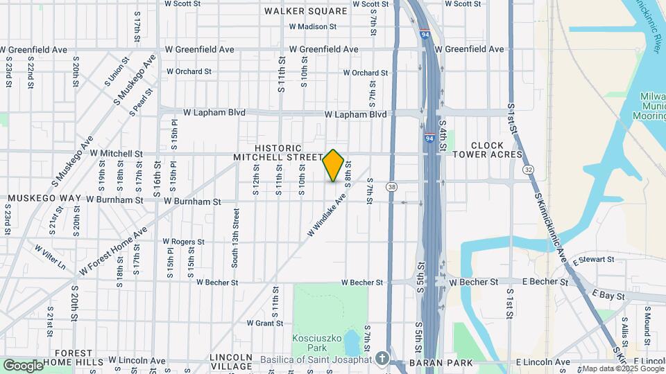 827 W Maple St Map and Location Details