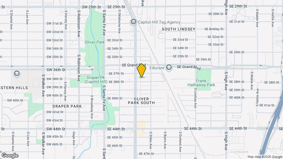 215 SE 38th St Map and Location Details