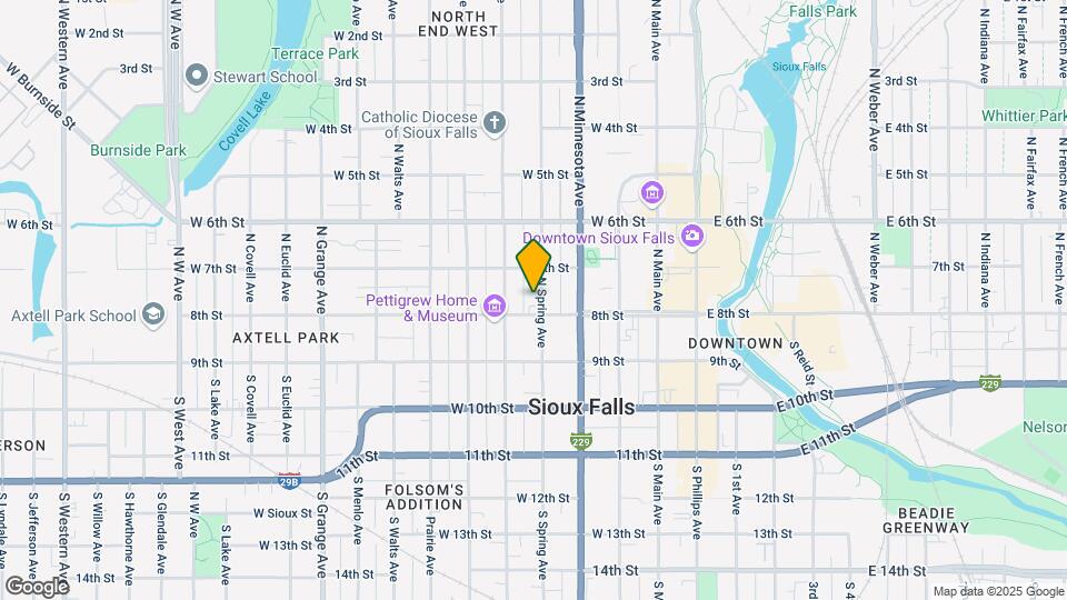 211 N Spring Ave Map and Location Details