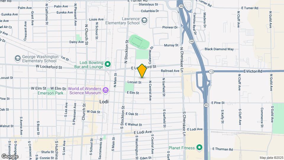 323 E Locust St Mapa y Detalles de la Ubicación