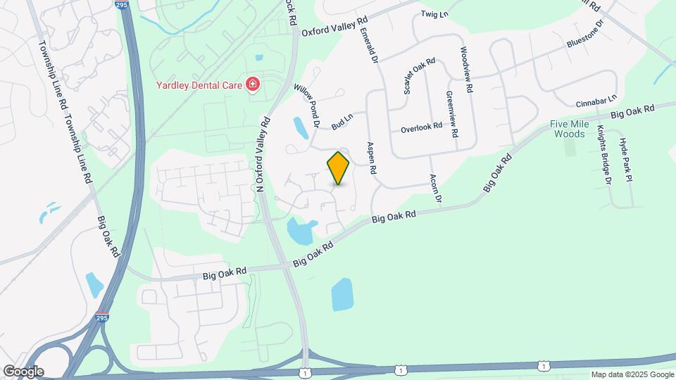 204 Clover Hill Ct Map and Location Details