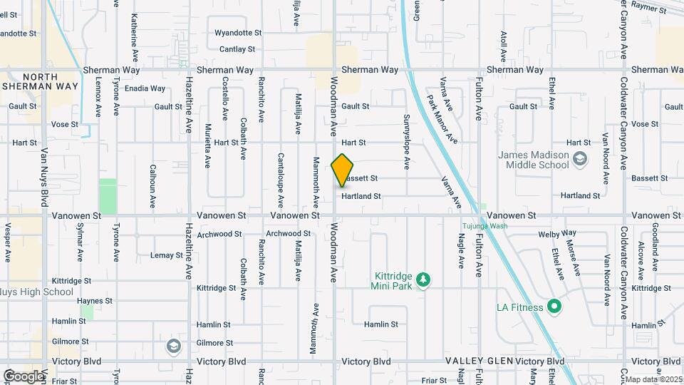 6836 Woodman Ave Map and Location Details