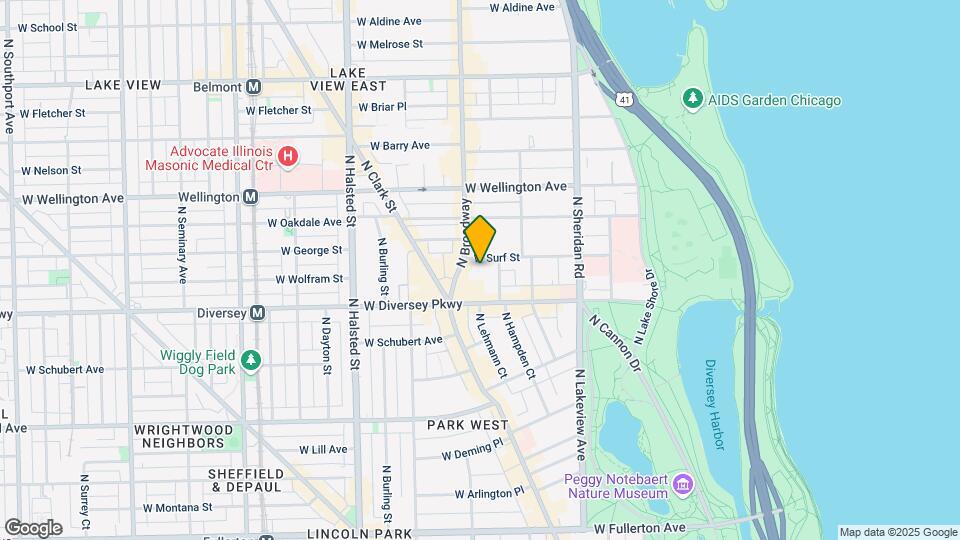 555 W Surf St, Unit M05B Map and Location Details