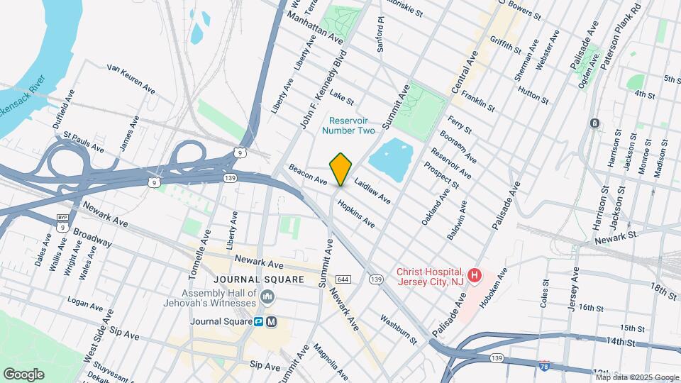 692 Summit Ave Mapa y Detalles de la Ubicación