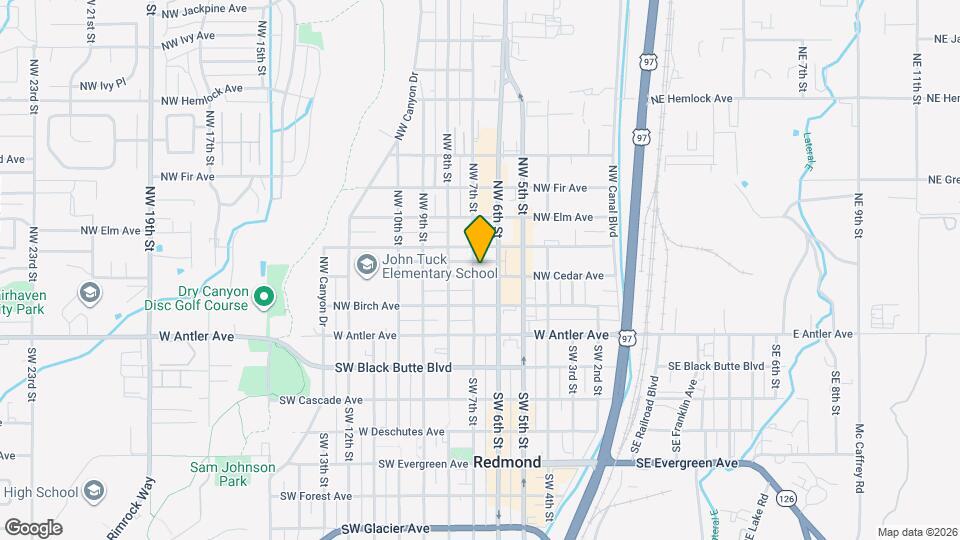 623 NW Cedar Ave Map and Location Details