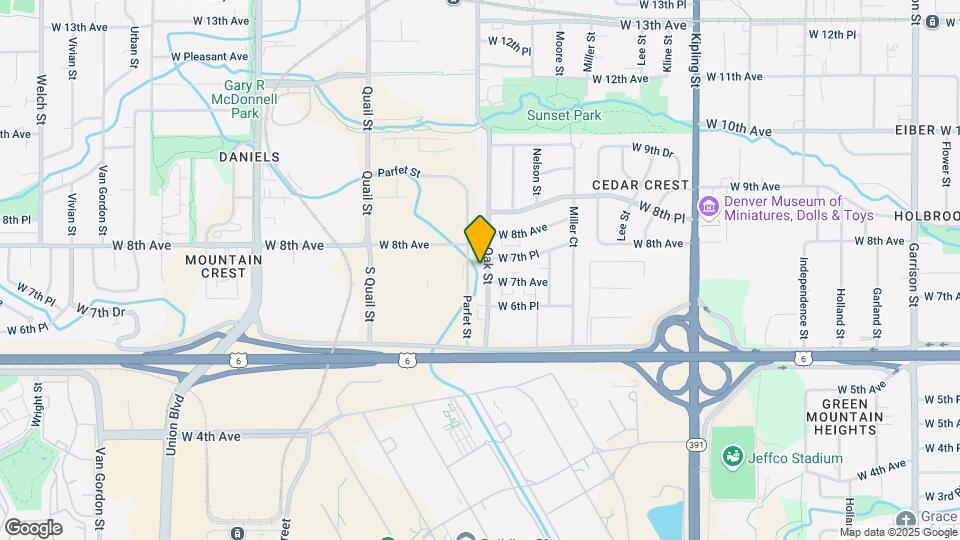 717 Oak St Map and Location Details