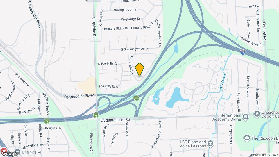 587 E Fox Hills Dr Map and Location Details