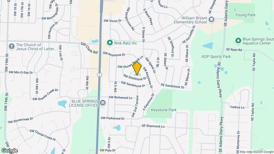 205 SW Gladstone Dr Map and Location Details