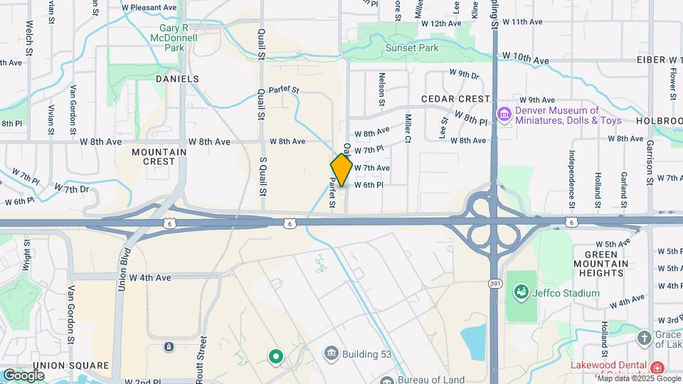 633 Oak St Map and Location Details