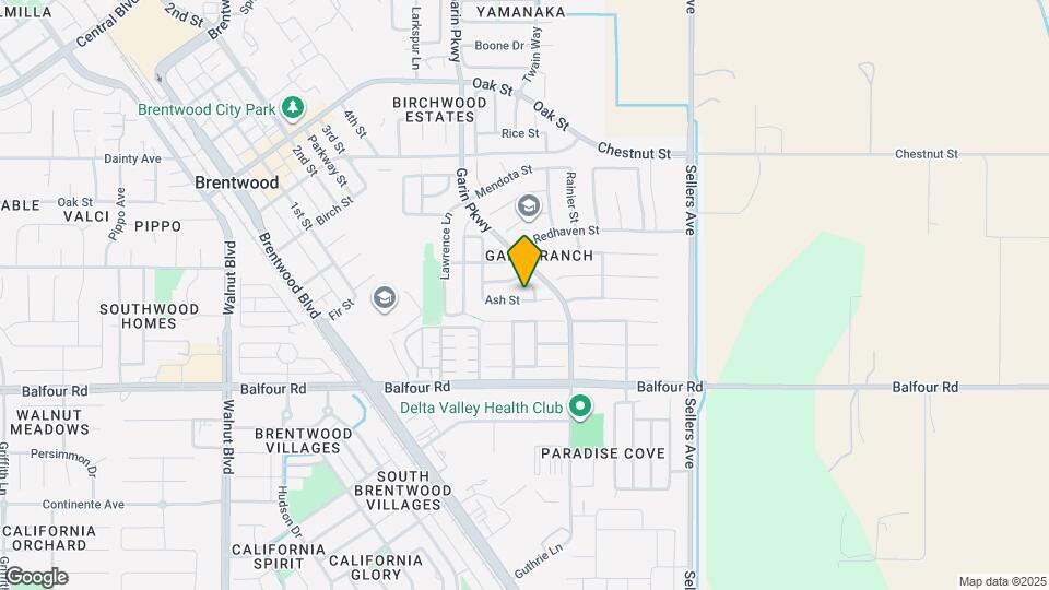 585 Ash St Map and Location Details