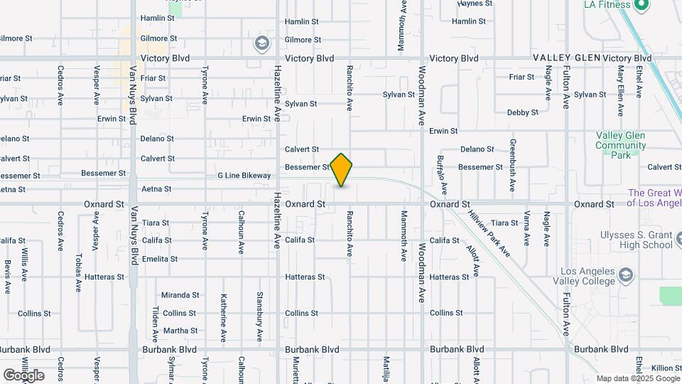13915 Oxnard St Map and Location Details