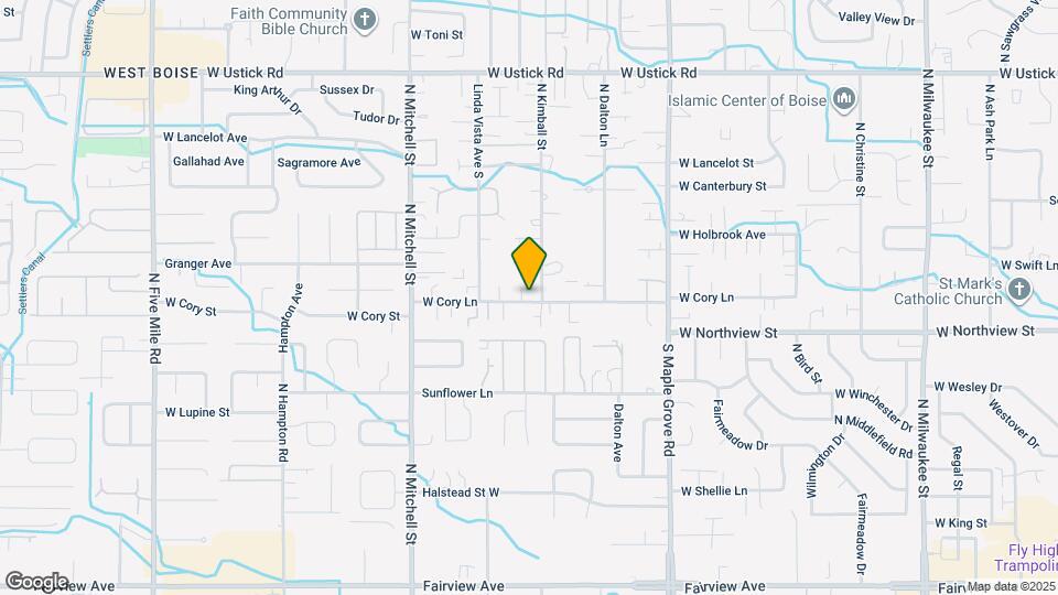 2526 N Iris Pl Map and Location Details