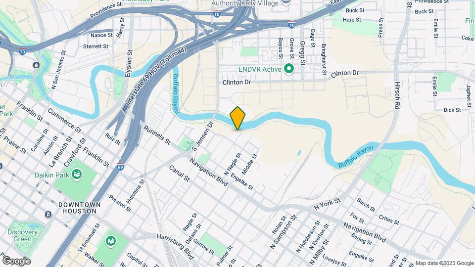 631 N Live Oak St Map and Location Details