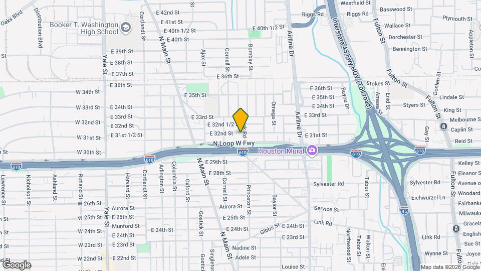 822 E 32nd St Map and Location Details
