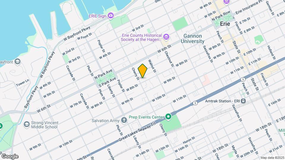 556 W 8th St Mapa y Detalles de la Ubicación