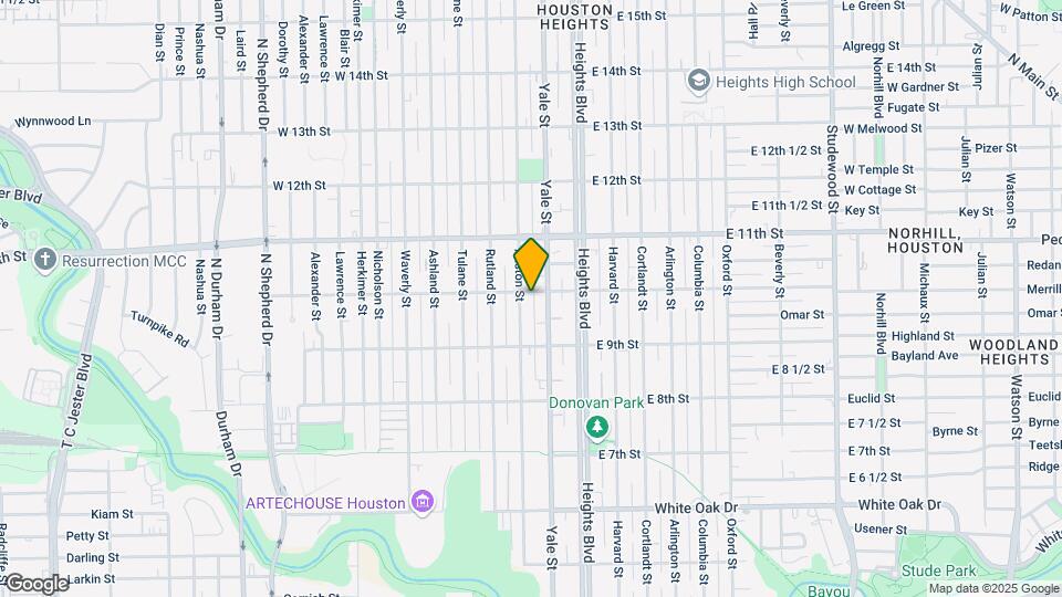 218 W 10th St Map and Location Details