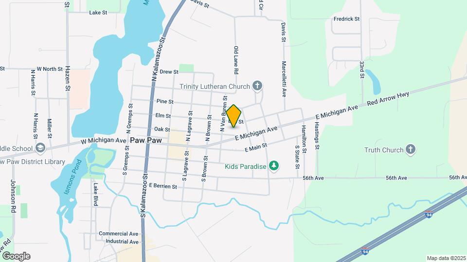 621 Oak St Map and Location Details