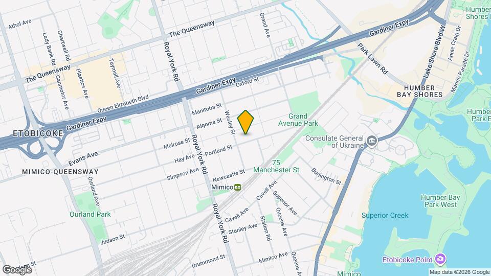 90 Portland St Map and Location Details